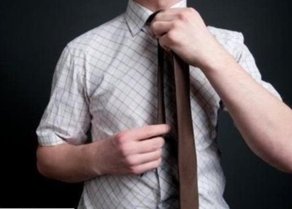 Sk balanan kravatlar erkeklerde ba arsna, konsantrasyon eksikliine, beyin ve boyun problemlerine neden olur.
