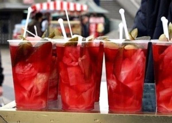 Egzersiz sonrasnda kaslarnz geriliyorsa... Kulaa garip gelebilir ama birka yudum turu suyu iin. Bu, annda gevemenizi ve arnn giderilmesini salar.