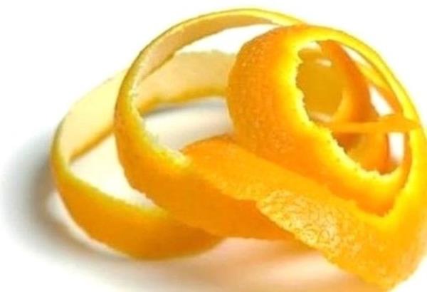 Deri kapl mobilyalar limon ya da portakal kabuuyla ovulursa yepyeni grntlerine kavuurlar.