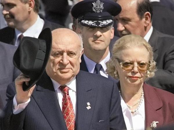 Kim deyecek 350 Milyar Lira zarar? Ben derim diyen bir babayiit ksn greyim, devlet der diyen ksn greyim. Nereden der devlet 350 milyar lira zarar? (24 Ocak 1980 tarihli basn toplantsndan)