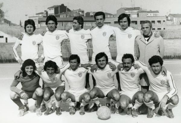 '52007' sicil numaras ile 'Geici takdirli ii' kadrosunda Altntepe Daire Mdrlnde ie balayan Erdoann, ksa srede ETT Spor Kulbnn gzde futbolcusu haline geldii yer alrken,