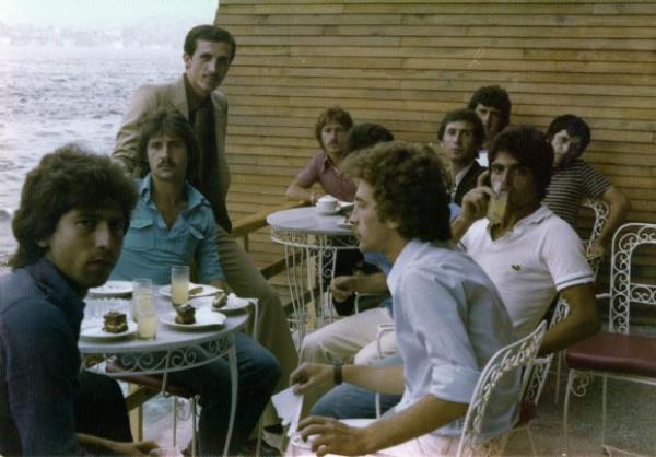 Rizeli Aratrmac- Yazar Fatih Sultan Kar, 140 nl ismin yer ald, 'Onlarn da Yolu ETT&#8217;den Geti' isimli kitabnda Recep Tayyip Erdoan&#8217;n bilinmeyen ynlerine ilikin belge, bilgi ve fotoraflara da yer verdi.