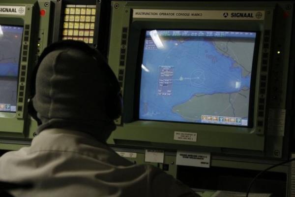 Hcumbotlar, 40 knot (72 kilometre-hz) sratle 512 hedefi ayn anda takip edebilme imkanna sahip.