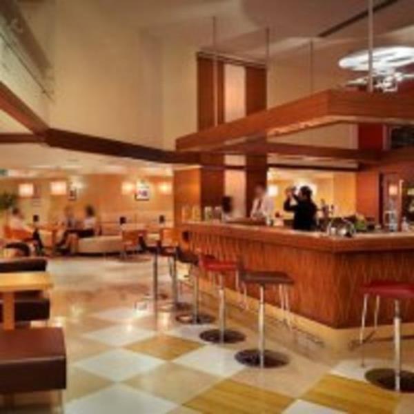 Marrott stanbul Asa  <br>stanbul Marrott stanbul Asa bnyesinde bulunan Orange Southern Mediterranean Grill'de ak bfe olarak hizmet veriliyor.