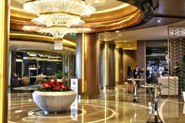 Kuzu tandr, patlcan dolmas, hindi sarma, brlceli tas kebab ve adaha pek ok lezzet tadabiliriz.