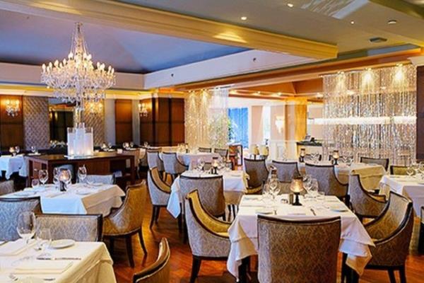 Cook Book ve Mey Trk'te zel menler servis ediliyor. Burada sadece Trk mutfa deil dnya mutfandanda yemekler var.