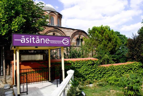 Asitane Restaurant<br>Edirnekapda bulunan restoranda masanza gelecek olan tm yemekler Osmanl dnemine ait zel yemeklerden oluuyor.