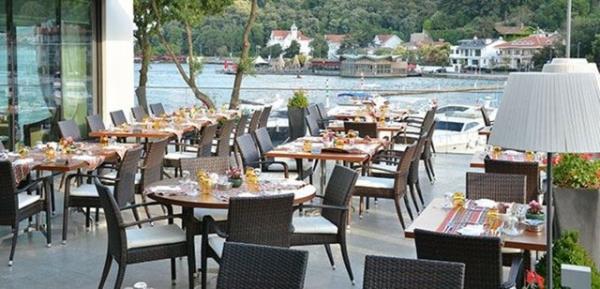 The Grand Tarabya<br>  Boazn incilerinden olan bu restoranda menler ak bfe olarak servis ediliyor.