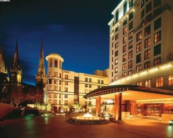 For Seasons Hotel Sultanahmet<br>  Sultanahmetin tarihi atmosferinde konulanan restoran geleneksel lezzetler iin gzel bir adres.