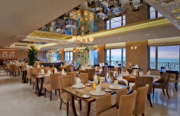 Gmsuyu Restaurant  <br>stanbul Boaz&#8217;nn byleyici manzarasna hakim Park Bosphorus Hotel'in, Hezarfen Teras&#8217;ta Ramazan ay boyunca iebileceiniz nefis kahvelerle talandrabileceiniz ak bfe iftar mensnn fiyat 110 TL.