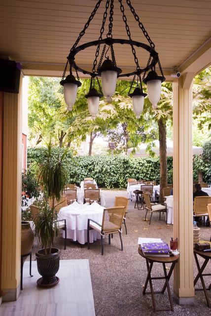 Ramazan aynn geleneklerinied yaatmaya devam ediyor.