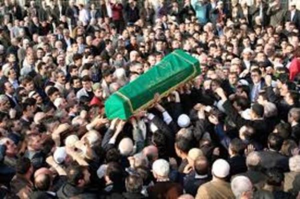 ldn grmek: ncinmekten korkmak demektir! Ayrca kimin ld grlmse, o kiinin mrnn uzadna yorulur.