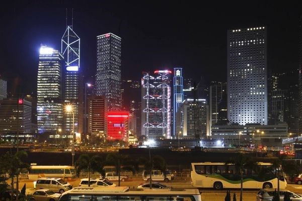 <p><b>Hong Kong</b></p>    Yaklak 1 milyon 260 bin dolar tutarnda bir yatrmla lke vatandalna sahip olmak mmkn.