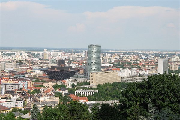 <p><b>Slovakya</b></p>    Vatandalk iin istenen yatrm miktar 1 milyon Euro.