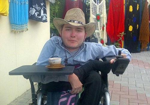 Neden gnll oldu?    <br>talyan cerrah ile sadece internet zerinden iletiim kurduklarn belirten Rus gnll, lmeden nce salkl bir bedende yaama ansn kaybetmek istemedii iin gnll olduunu aklamt.