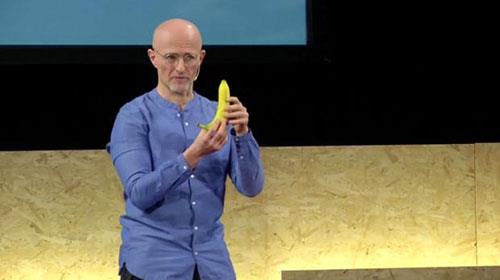 Beyin nakli ile kafa nakli arasndaki fark.<br>    Canavero'ya gre beyin nakli kafa naklinden daha zor bir ilem. Beyin nakli esnasnda hassas dokularn zedelenmemesi gerektiini vurgulayan Canavero, bu ilemin ok zahmetli ve dikkat gerektiren bir operasyon olduunu belirtiyor.