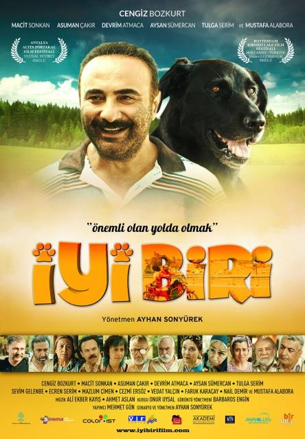yi Biri<br>    Komedi trndeki film, Antakya`nn Samanda ilesinde yaayan 40 yanda, tutunamam bir adamn, ev, i ve e bulma hayaliyle Mersin`in Mut ilesindeki asker arkadann yanna gitmek iin yannda kpeiyle yola kmasn ve bu yolculuk boyunca yaad maceray konu alyor.
