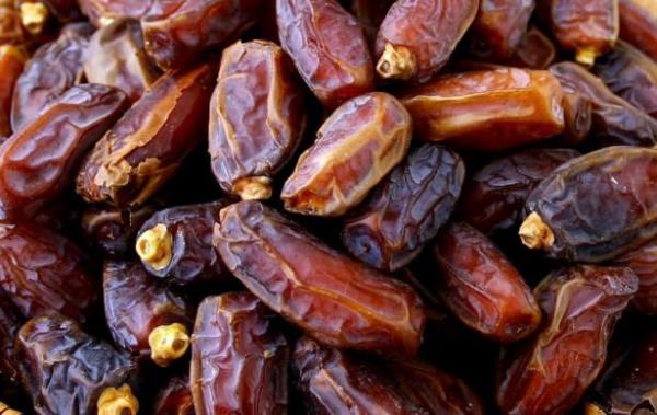 <p><b>KANSERDEN KORUR:</b></p>  <p>  Hurma kanser hastalklarna yakalanma riskini azaltyor. ok yksek lif ieriyor.</p>  <p>  Bu lifler dzenli olarak hurma tketen kiilerde kanser hastalklarna yakalanma riskini azaltmann yannda kalp hastalklarndan da koruyor. Ayrca kolon, rahim ve gz kanserlerinden de koruyor.</p>