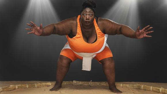 En ar kadn sporcu Rekortmen sharran alexander; en ar kadn sporcu. Dnyann en ar kadn sporcusu 203.2 kg arlnda ve 6 ft boyunda. Sharran ngiliz Sumo Federasyonu tarafndan fark edildi ve uluslar aras yarmalarda imdiye kadar 4 altn madalya kazand.