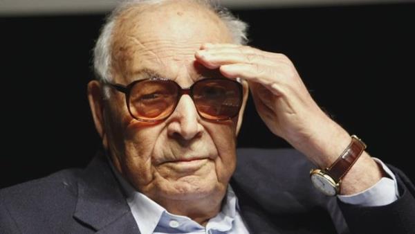 TRK romannn byk ustas yazar Yaar Kemal, tedavi grd hastanede hayatn kaybetti. Trk romannn byk ustas Yaar Kemal, ukuroval Ak Ali'nin kendisi iin syledii...