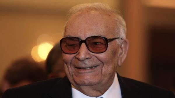 Fransa'nn "Grand Officier dans l'Ordre National de la Lgion d'Honneur Nian"nn da aralarnda bulunduu 38 dl kazand.