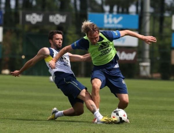 Milos Krasic - 2 milyon 300 bin Euro<br>  (Fenerbahe A2 takm ile alan Krasic, yatt yerden para kazanyor!)