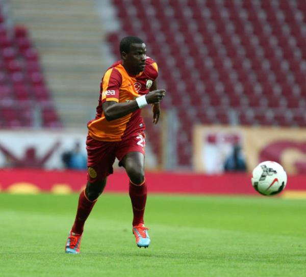 Emmanuel Eboue - 2 milyon 200 bin Euro