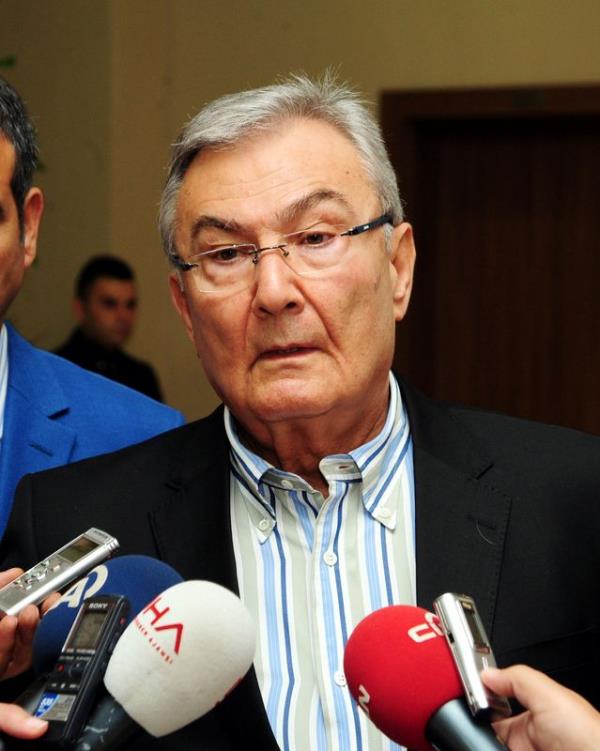 <P><B>DENZ BAYKAL</B></P>  <P>-&#8220;Kaybedersem Rodos&#8217;a kadar yzerim.&#8221; (Parti bakan olarak girdii son seimler iin)</P>  <P>- &#8220;Erdoan&#8217;n Cumhurbakan olmasna Silahl Kuvvetler kaytsz kalmayacaktr diye dnyorum.&#8221;</P>  <P>- &#8220;Anayasa Mahkemesi iptal karar vermezse, Trkiye atmaya srklenir.&#8221; (411 vekilin onaylad anayasa deiiklii sonrasnda yapt aklama)</P>  <P>- &#8220;Ergenekon&#8217;un avukatym.&#8221;</P>  <P>- &#8220;ankaya&#8217;nn yollar yokutur, bel ftyla klmaz.&#8221; (Babakan Erdoan&#8217;n cumhurbakan olma ihtimali zerine)</P>  <P>- &#8220;Amasyann dman igalinden kurtuluunun 88. yldnm nedeniyle Amasyal vatandalarmz sevgiyle selamlyor, cokunuzu yrekten paylayorum.&#8221; (Amasya igal edilmemitir.)</P>