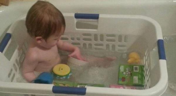 amar sepeti oyuncaklar yerinde tutar.