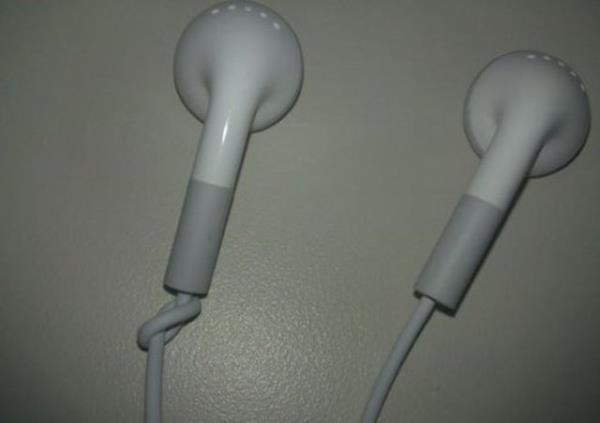 Bakmadan hangi kulakln sa hangisinin sol kulaklk olduunu anlayabilirsiniz.