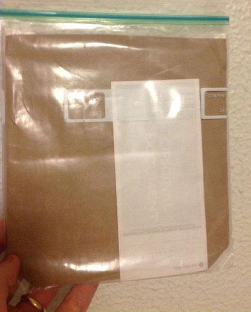 Plastik ambalaja karton paras koy ve senin nemli dosyalarn kvrlmaz ve slanmaz.