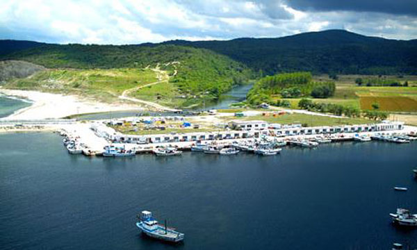 Vize  <br>  Krklareli'nin Vize ilesi, ormanlar, elaleleri, glleri ve Karadeniz sahiliyle tam bir cennet. lede son yllarda yemek kltr zerine byk projeler yaplyor. stanbul'a yakn olduundan gezi programna alnabilir.