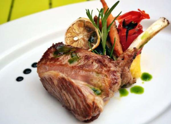 Bir-iki saat sonra eve dnldnde asl yemek olarak akam n yenilebilir.