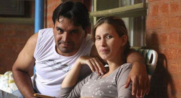 Luz Miraglos Veron  Analia Bouter 5. ocuuna hamile olduu srada douma 12 hafta nce girdi. Doum bittikten sonra doktorlar kadn ve kocasna ocuun l dolduunu sylediler ve onlar bir lm sertifikas ile beraber eve yolladlar.