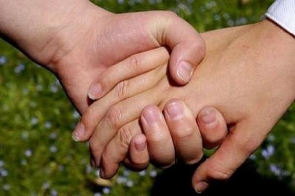 Endielenince eller neden terler?<br>  Endielenenince ellerin terleme sebebi sinir sistemine gelen sinyalin ter bezlerini altrmasdr.