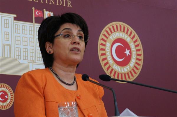 Leyla Zana -HDP Milletvekili- Lise mezunudur.