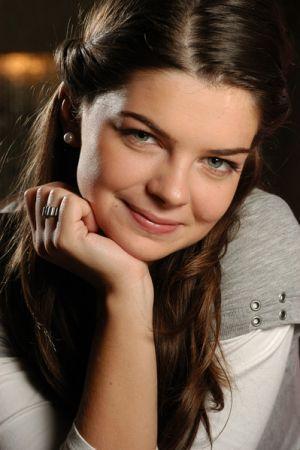 Pelin Karahan, Ankara Sokullu Mehmet Paa Lisesi&#8217;nden mezun.