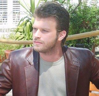 Sonra da stanbul Kltr niversitesi'nde okumaya balad.