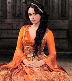 Melisa Szen, Pera Gzel Sanatlar Lisesi'nden mezun oldu. Sonra da Bilgi niversitesi Sahne ve Gsteri Sanatlar blmn bitirdi.