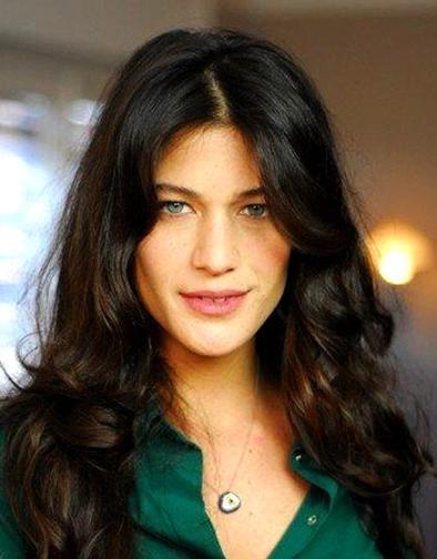 Daha sonra stanbul niversitesi letme Fakltesi'nde okudu