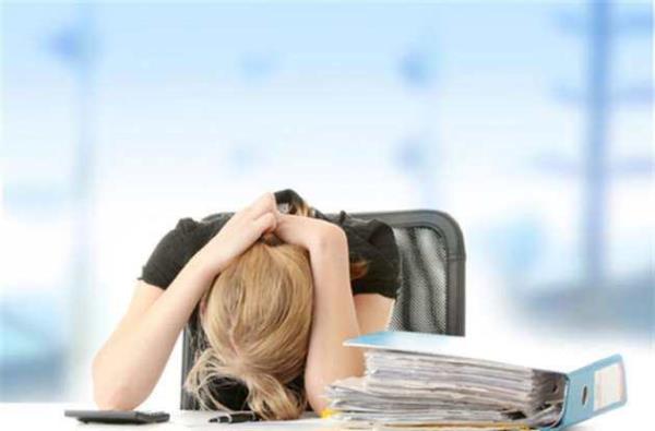 YORGUNLUK:<br>      leden sonralar enerji kayb m hissediyorsunuz? Experimental Biology and Medicine'da yaynlanan bir almaya gre, limon ya beyin aktivitesini ykseltiyor.