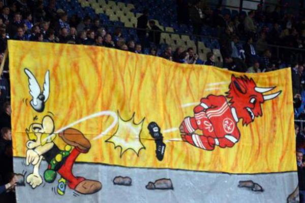 Bochum taraftarlar Asterix ile eytan tekmeledi