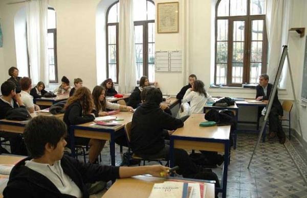 <p>Saint Joseph Fransz Lisesi</p>  <p>Puan: 860</p>  <p>Kontenjan: Deimedi, 198.</p>