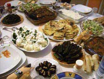 Hz Muhammed, hibir dnemde arya kamam, arl vmemiti. ftar ve sahurlarda, bolluk iinde ziyafetler tertip edilen gnmzde bu iin salk ynn de hatrlatyoruz.