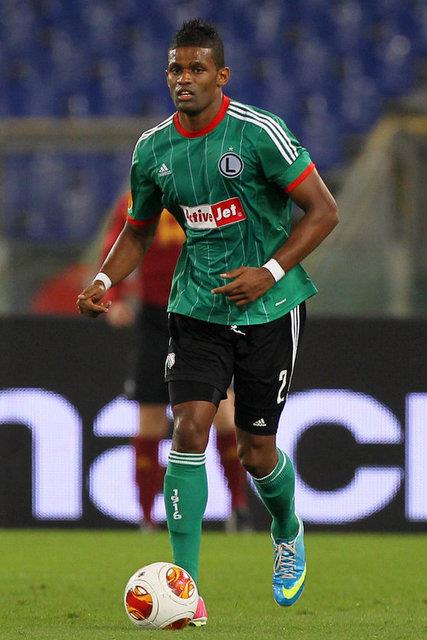 Dossa Junior - Legia Varova'dan Konyaspor'a (400 bin Euro)