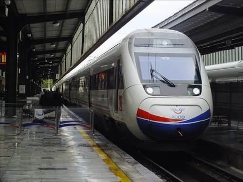 Binali Yldrm bugne kadar 1100 kilometre hzl tren hatt yaptklarn syledi.