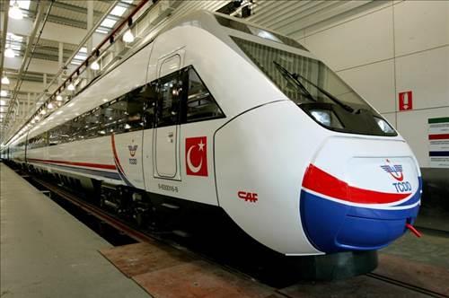 Ulatrma, Denizcilik ve Haberleme Bakan Binali Yldrm, 14 bykehirin hzl tren ayayla birbirine balanacan syledi.