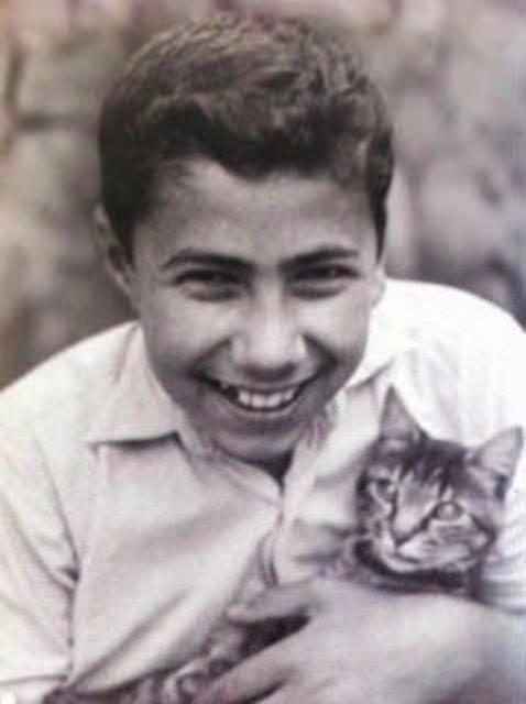 Babakan Yardmcs ve Hkmet Szcs Blent Arn'n hi bilinmeyen ocukluk fotoraf CNN Trk'te ortaya kt