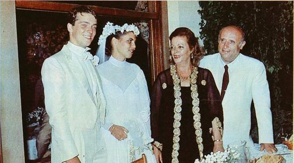 Cem Uzan'n nikah treninde kars Nazmiye Demirel ile birlikte.