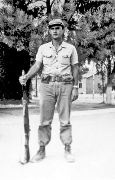 Baheli'nin askerliini yapt gnlerdeki bir fotoraf.